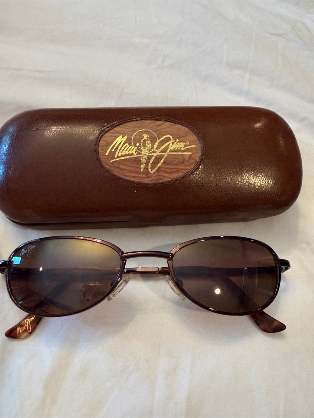 Vintage Maui Jim Men’s Brown Oval Sunglasses w Original Case. Pristine